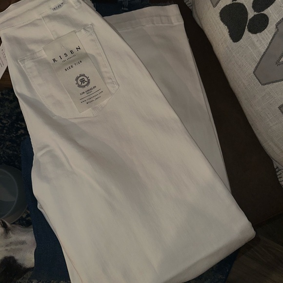 Risen Mid Rise Cream Adjustable Waistband Wide Leg Pleated Jeans 7/28 size - Picture 2 of 4